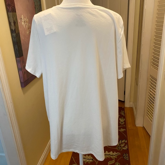 Plus size tee (1x) - Picture 5 of 9